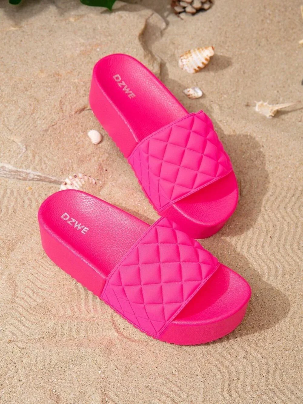 hot pink Fashionable Women's Diamond Pattern Thick sole Slippers sandals